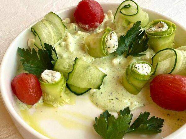Ресторан 101 - Домашний творог с овощами, соус цацики
