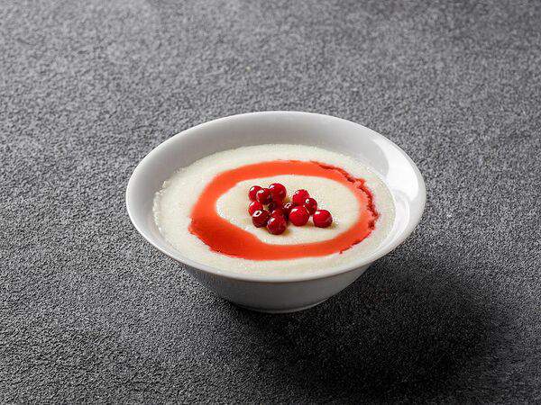 Дача хаус - Каша манная с фруктами и джемом