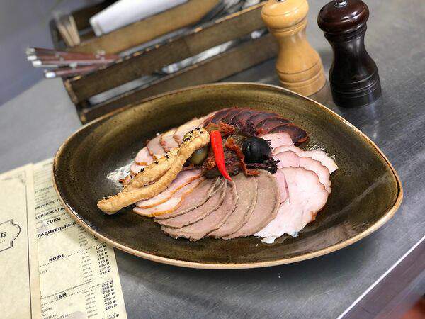 Ресторан 2Avenue - Ассорти из мясных деликатесов