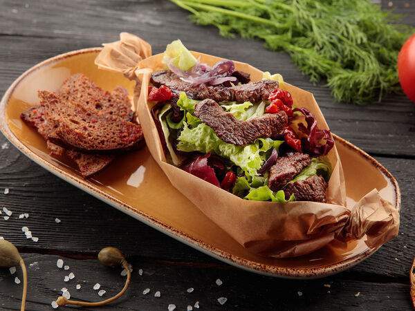 McKey Pub & Restauraunt - Салат Теплый с телячьей вырезкой