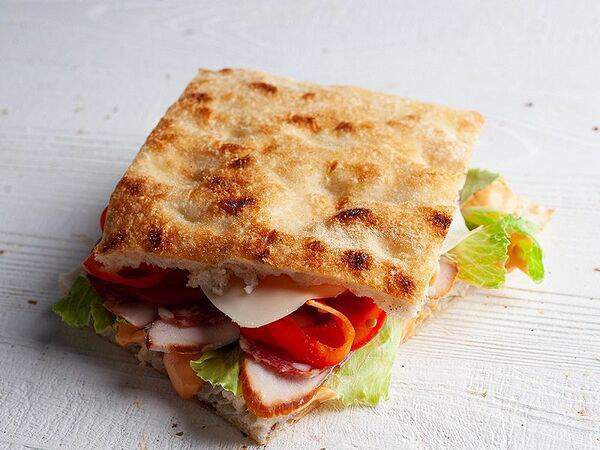 Pizza Italia - Сэндвич с курицей и салями