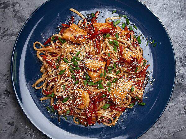 Чак Роллес - Удон с курицей и овощами в соусе терияки