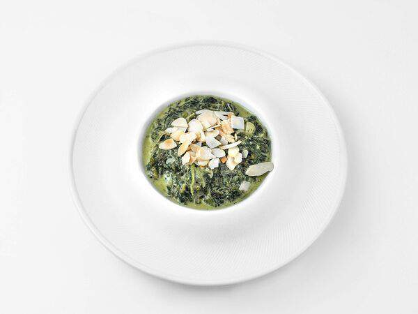 The atelier - Фермерский шпинат в сливках с лепестками миндаля