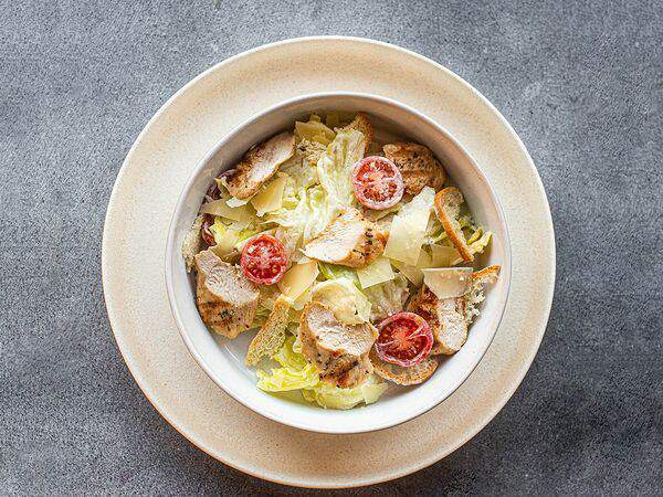 До двери - Салат Цезарь с куриной грудкой