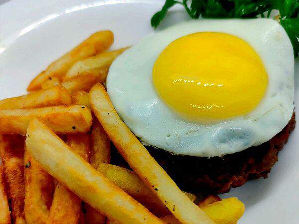 Батя жарит - Бифштекс с яйцом
