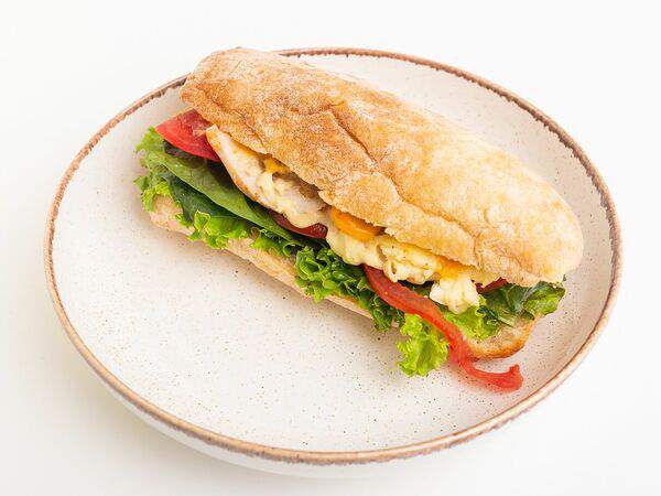 Breakfasteria - Балийский сэндвич с курочкой карри