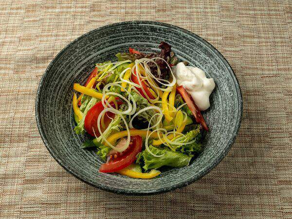 Самовар - Салат из свежих овощей со сметаной