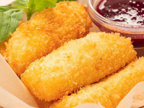 Пармезан - Жареный сыр с ягодным муссом