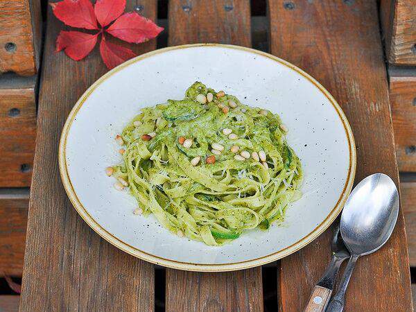 Zoom cafe - Паста с песто и цукини