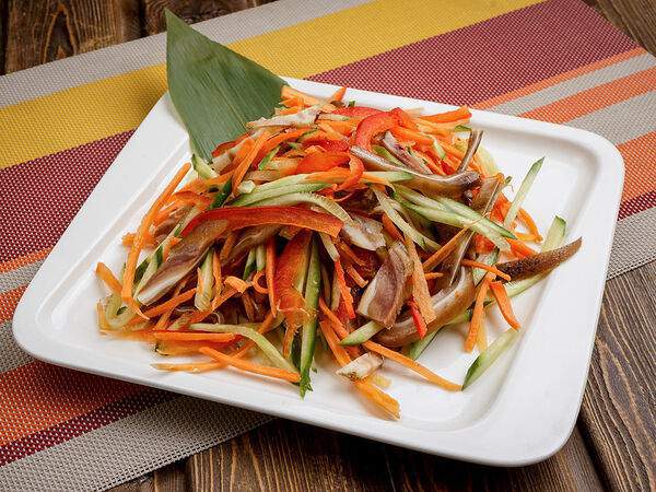 PanAsian Restaurante CHIN-CHIN - Салат с ушками