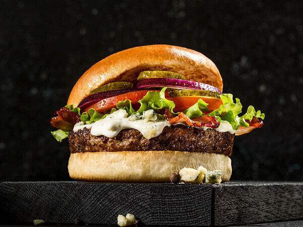 T.G.I. Friday's - Бургер Блю Чиз с беконом