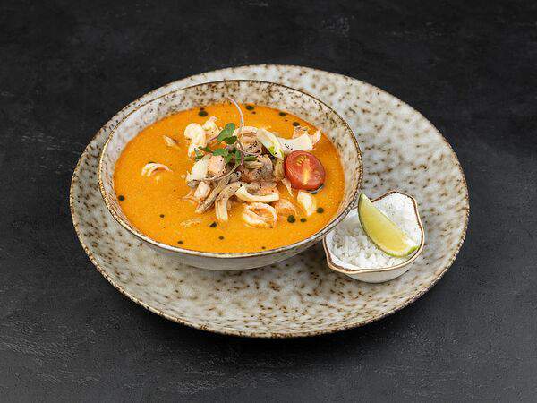 Театральный буфетъ - Том Ям с морепродуктами и лососем