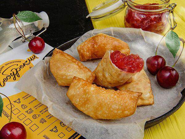 Чебурекми - С клубничным джемом