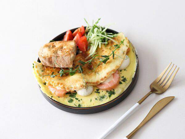 Mogu - Омлет c лососем и творожным сыром