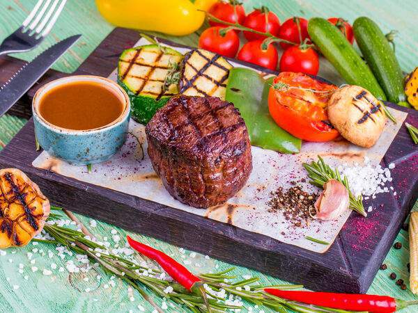 Кафе Nебо - Филе миньон в азиатском соусе с овощами