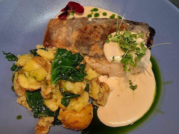 Unobar - Осетр сибирский с мятым картофелем