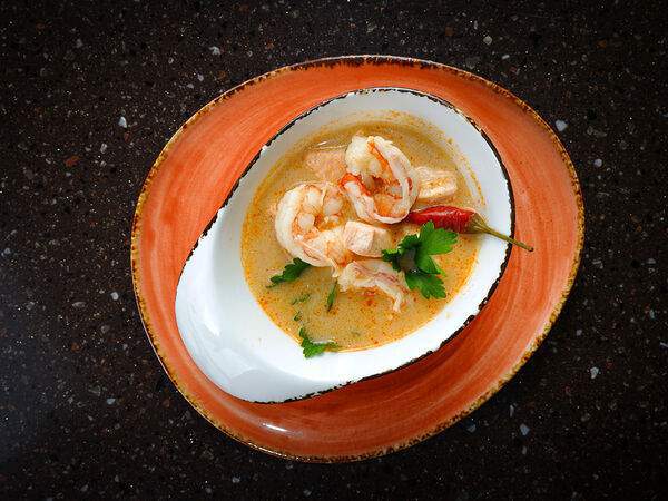 Panorama lounge bar - Том Ям с лососем и креветками