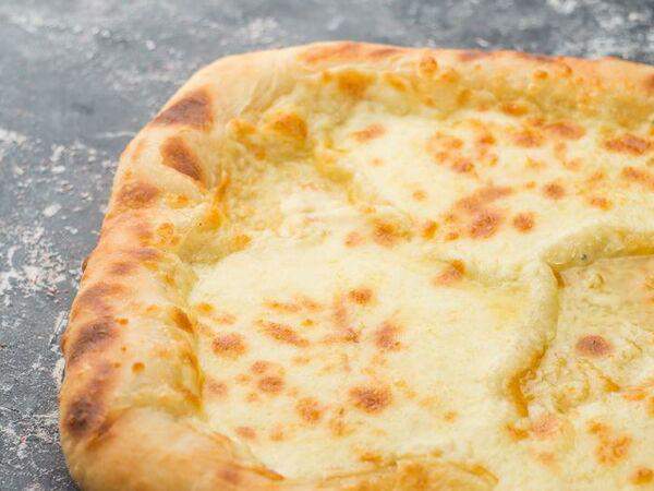 Батони - Хачапури с тройным сыром