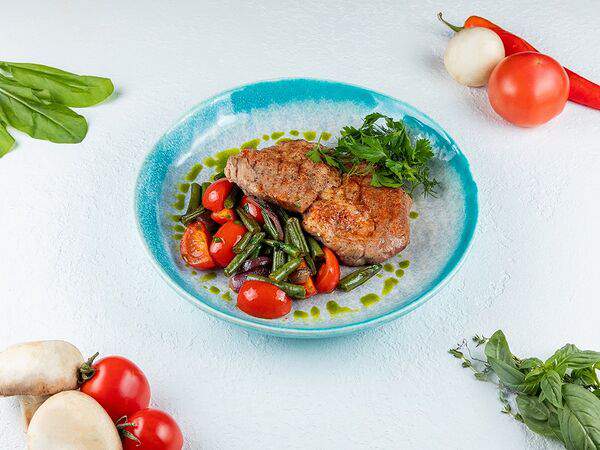 PizzBurg - Стейк из свинины с овощами