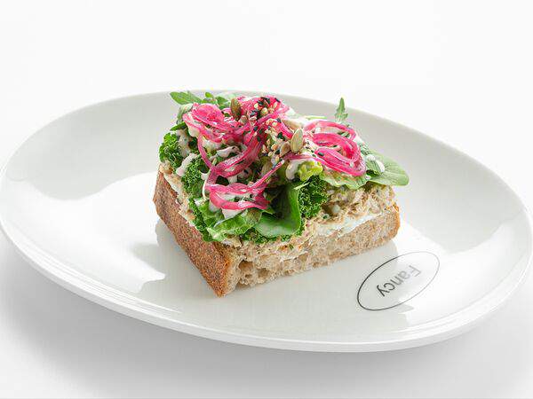 Nothing Fancy - Тост с рийетом из тунца