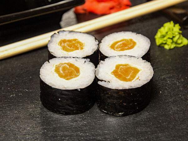 Тот самый бар - Ролл Сяке тамаго маки