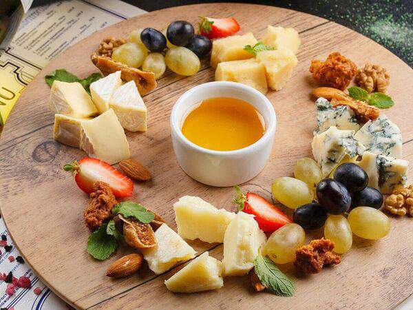 Pivovar - Ассорти деликатесных сыров