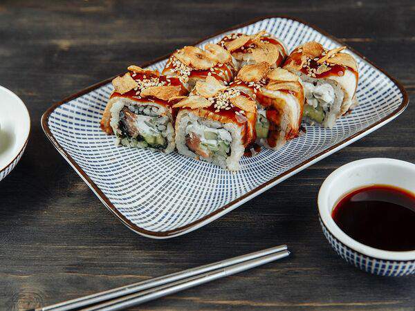 Эбби Noodles & Sushi Bar - Ролл Канада с угрем и лососем