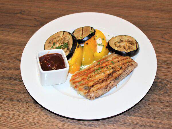 Family House - Куриная грудка, фаршированная моцареллой и шпинатом