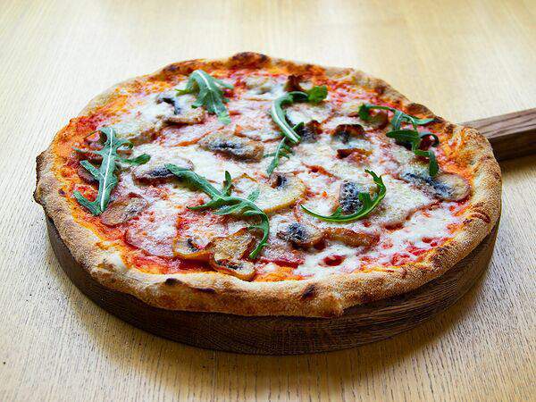 Вок кафе - Пицца с ветчиной и грибами