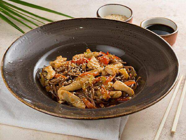 Pizza Cosa Nostra - Гречневая лапша с говядиной