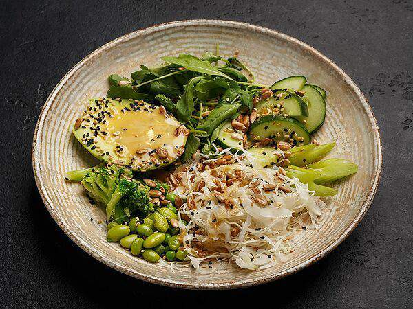 Ресторан честных цен - Зеленый салат с дрессингом