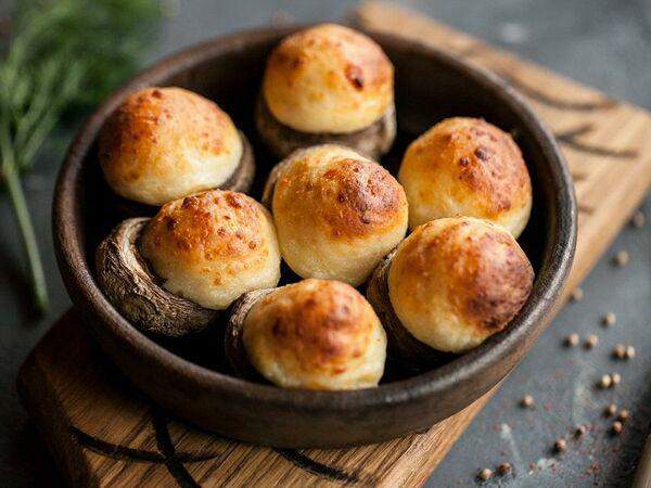 Батони - Шампиньоны запеченные с сыром