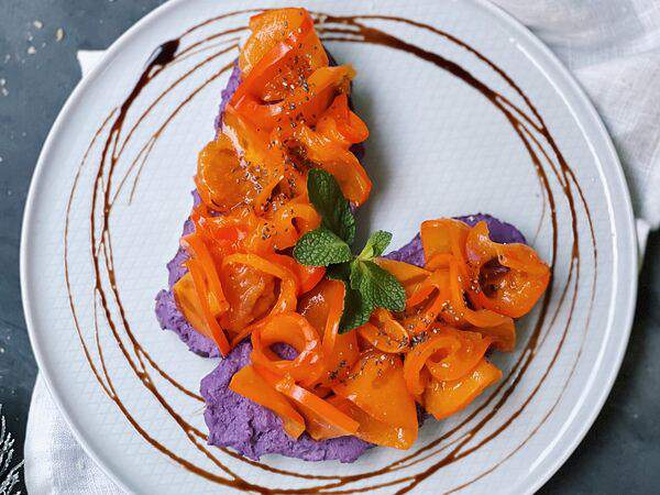 2A Concept. Coffee, Cake & Shop - Брускетта с хурмой