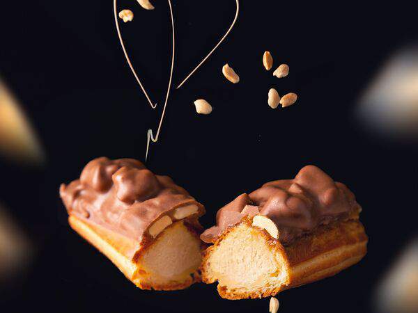 Just coffee - Эклер ореховый