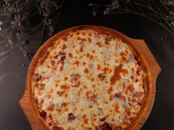 Multibar Neon - Пицца с ветчиной и вялеными томатами