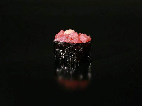 Суши & Пицца Красти & Крабс - С тунцом гункан