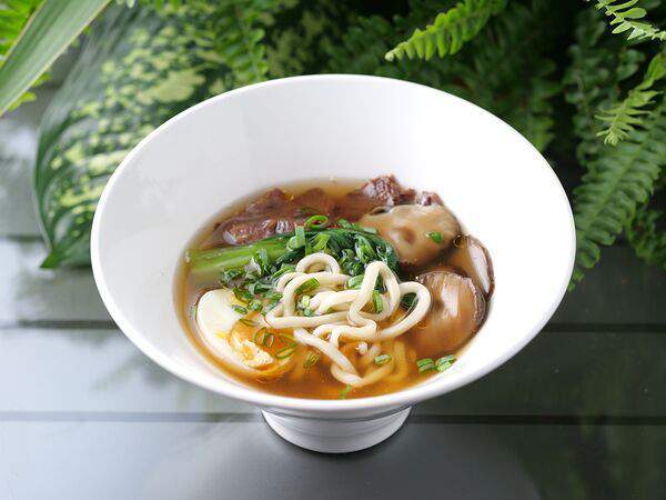 Dong po - Удон с говядиной, яйцом и шиитаке