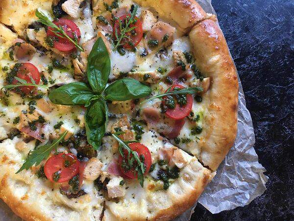 Кусочек италии - Капричоза с колбасным бортиком