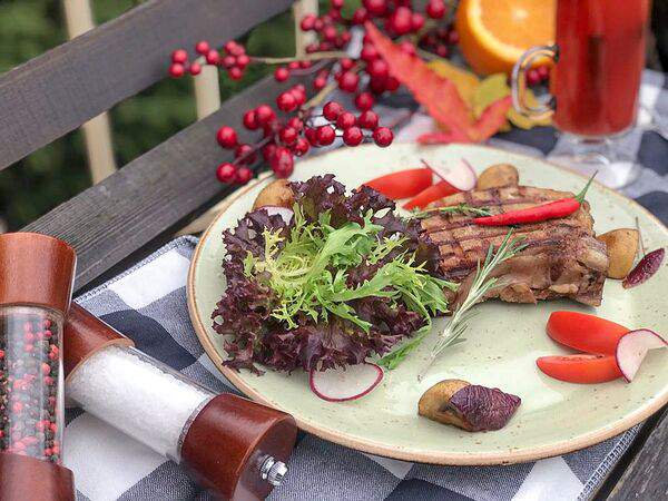 Русь - Свиная корейка с грибами