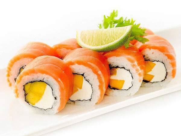 Fusion Sushi - Ролл с лососем и манго