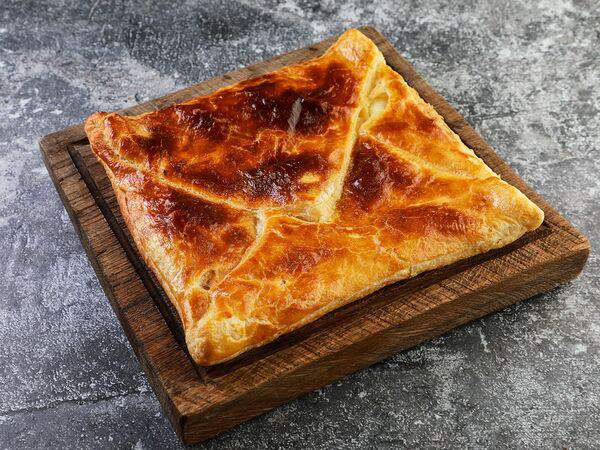 Агонь BBQ Ratskeller - Слоёный хачапури из детства