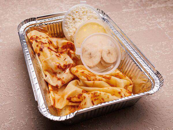 Завтрак - Блинчики с творогом и бананом