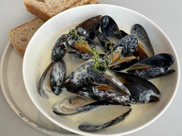 Black Fox - Черноморские мидии в сливочно-винном соусе