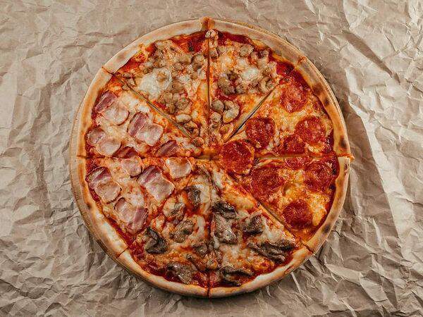 Spizza Крафт-пиццерия - Пицца Мясное ассорти