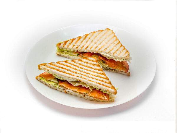 Матрёшка - Сэндвич с форелью и овощами