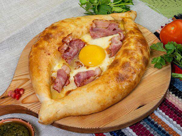 Грузина Мама - Хачапури Карабонашвили