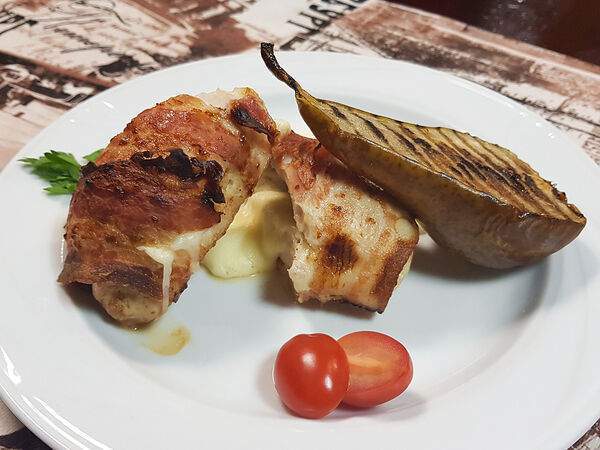 Старина Миллер - Филе куриной грудки с сыром в беконе