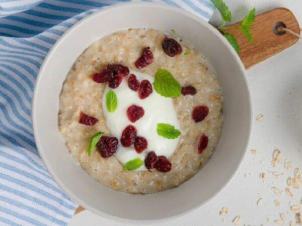 Urban Eda - Каша овсяная с ягодами годжи