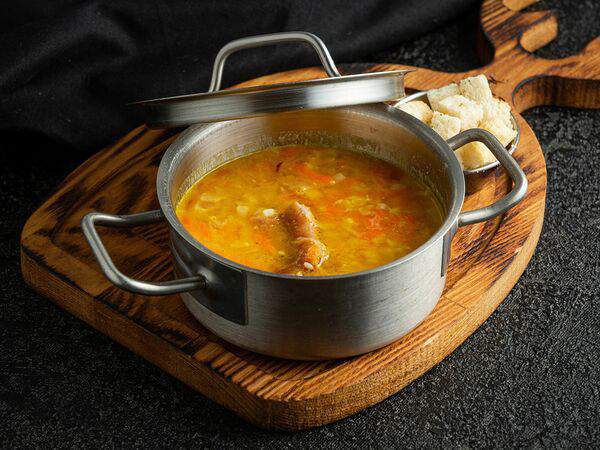 Jager restopub - Гороховый суп с копченым ребрышком