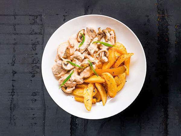 Рис - Говядина по-домашнему с картофельными дольками